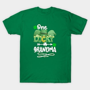 One Lucky grandma with gnomes T-Shirt